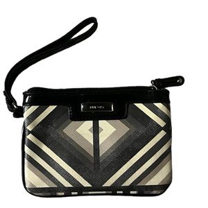 Nine West Bags| Nine West Black and White Wristlet